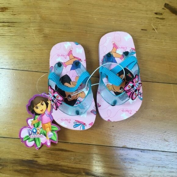 Tank Top (White(, 2 Pair of Socks, and Dora the Explorer Sandals - size S (5/6)S - Picture 4 of 7